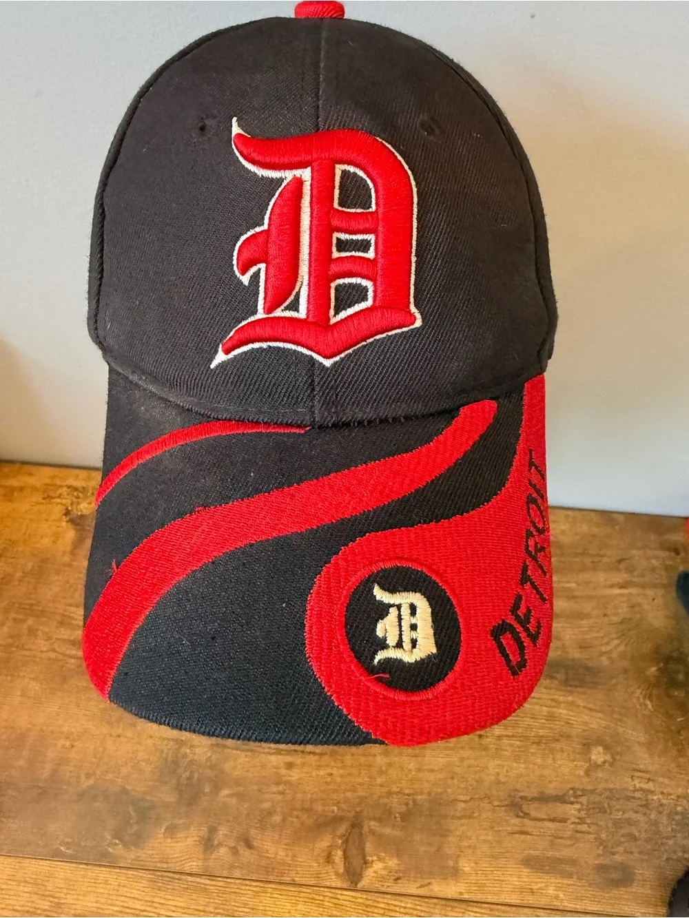 Detroit Tigers MLB Black Red Tiger Stripe Embroidered Bill Adjustable Hat Cap